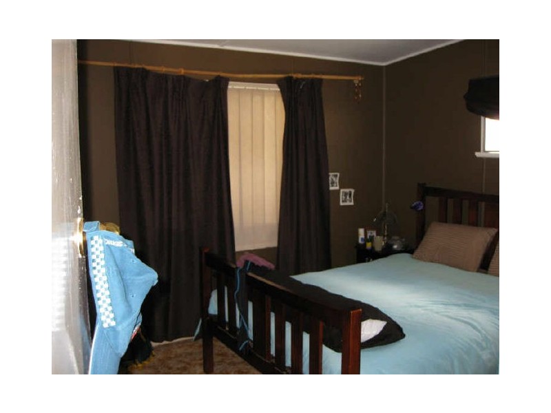 13 Cross Street, Raceview QLD 4305