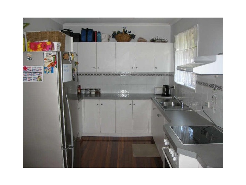 27 Edwards Street, Flinders View QLD 4305