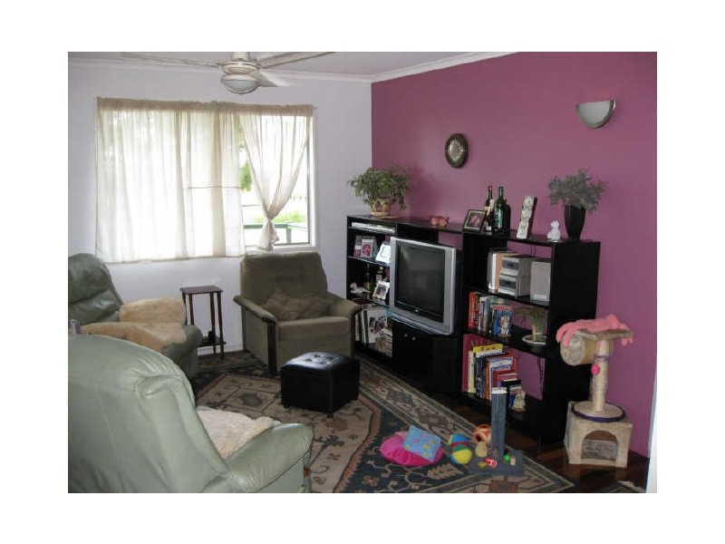 27 Edwards Street, Flinders View QLD 4305