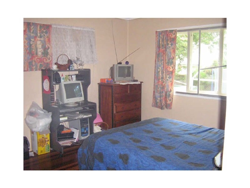 6 Felette Street, Leichhardt QLD 4305