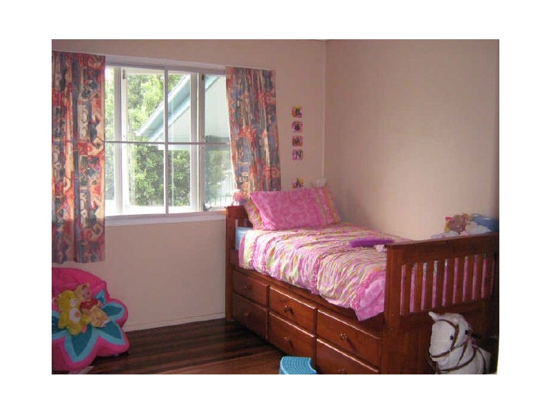 6 Felette Street, Leichhardt QLD 4305