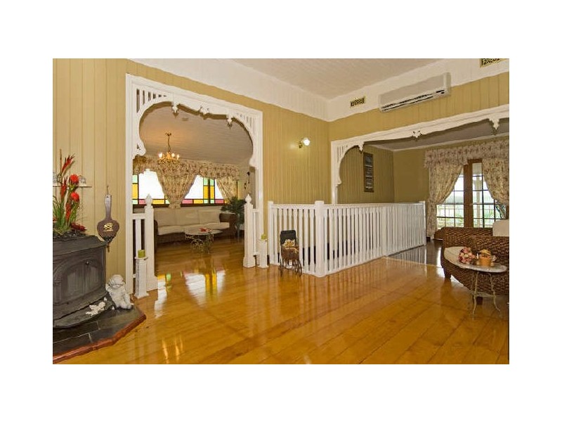 1 Brilliant Street, Newtown QLD 4305