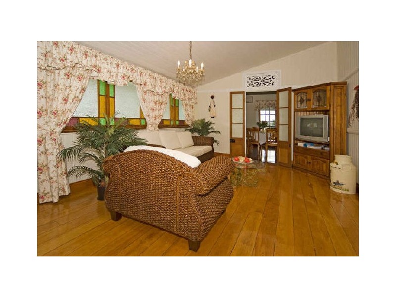1 Brilliant Street, Newtown QLD 4305