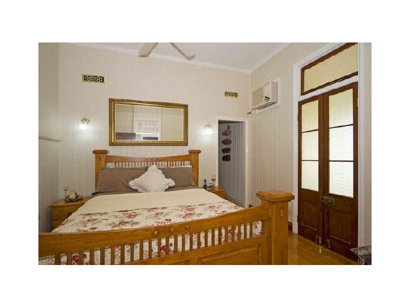 1 Brilliant Street, Newtown QLD 4305