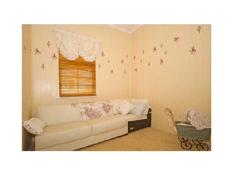 1 Brilliant Street, Newtown QLD 4305