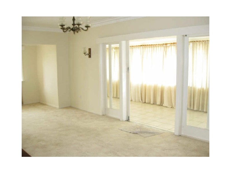 22 Lloyd George Street, Eastern Heights QLD 4305