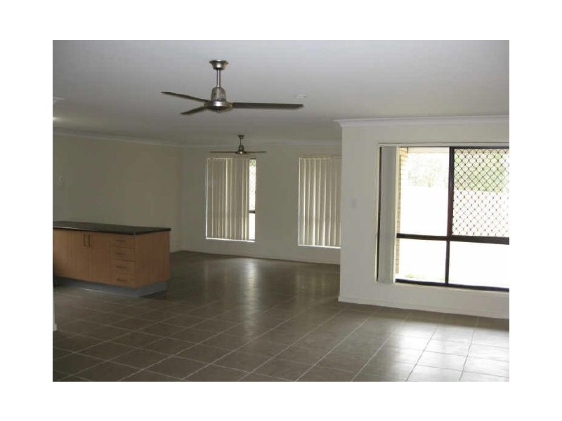 4 Eco Way, Brassall QLD 4305
