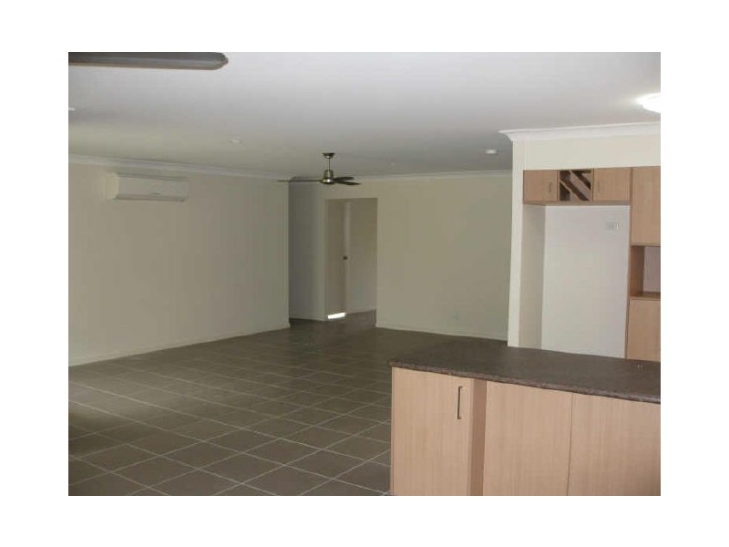 4 Eco Way, Brassall QLD 4305