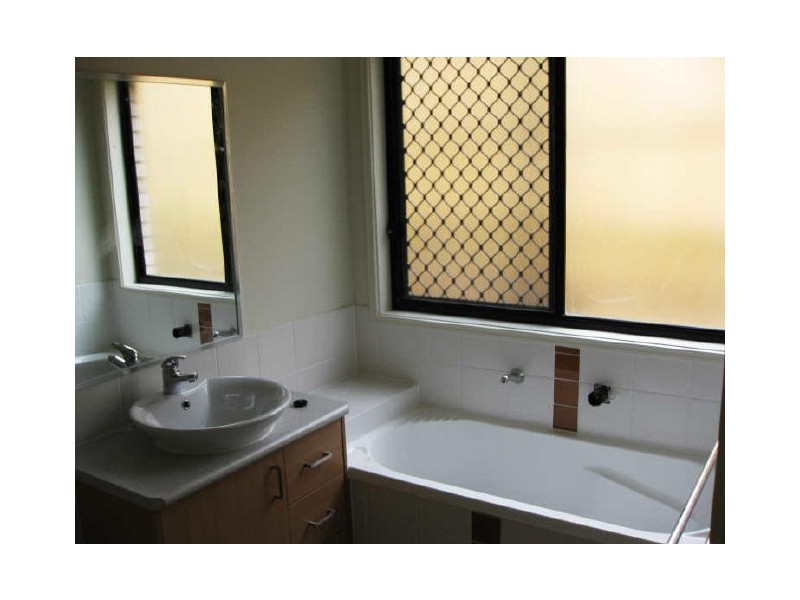 4 Eco Way, Brassall QLD 4305