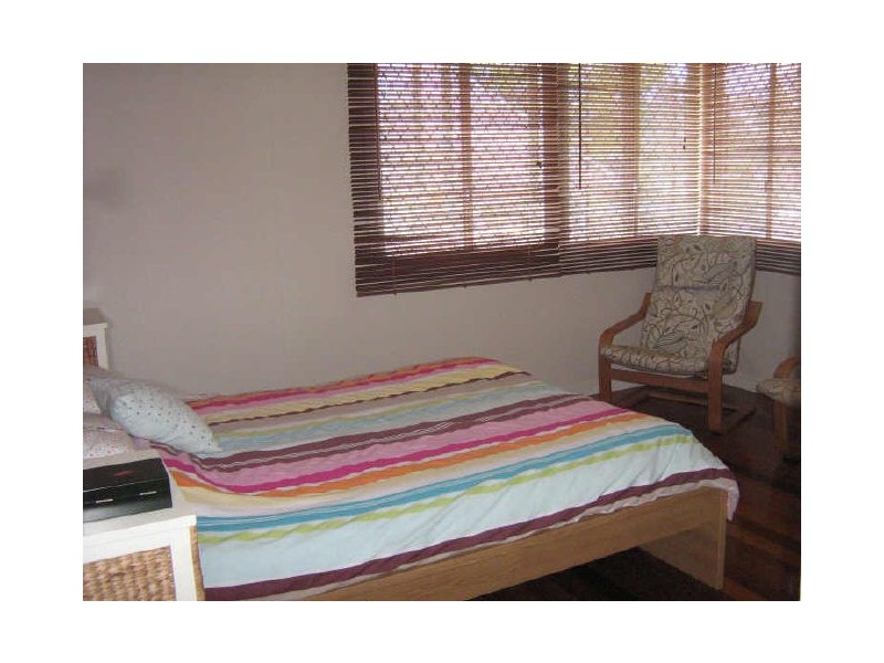 18 Flinders Drive, Leichhardt QLD 4305