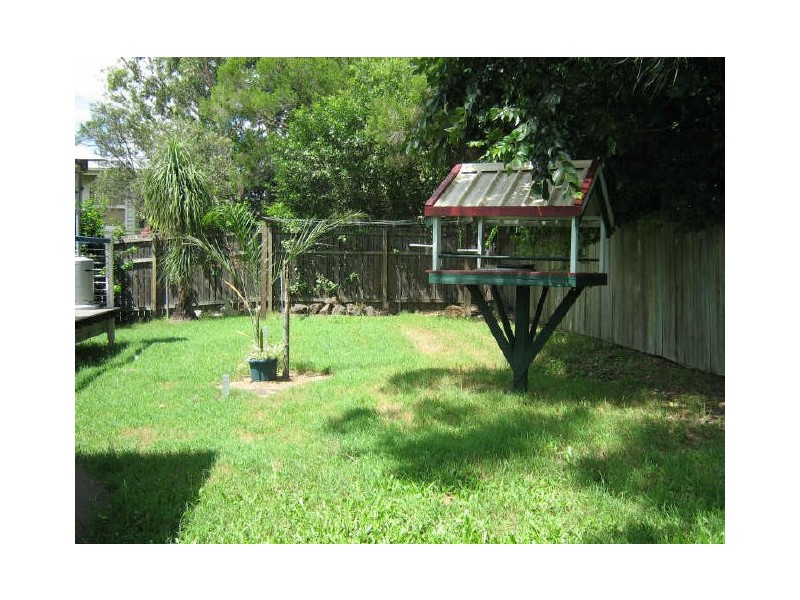18 Flinders Drive, Leichhardt QLD 4305