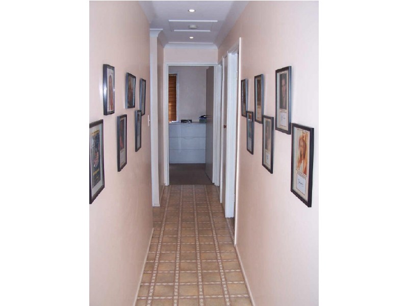 64 High Street, Blackstone QLD 4304