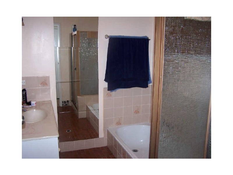 64 High Street, Blackstone QLD 4304