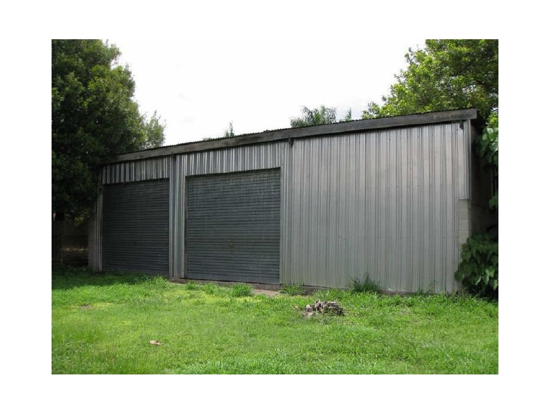 2 Russell Street, Silkstone QLD 4304