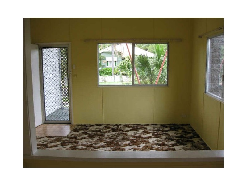 2 Russell Street, Silkstone QLD 4304