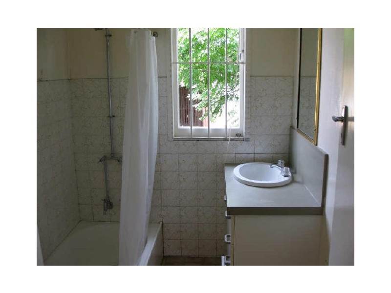 2 Russell Street, Silkstone QLD 4304