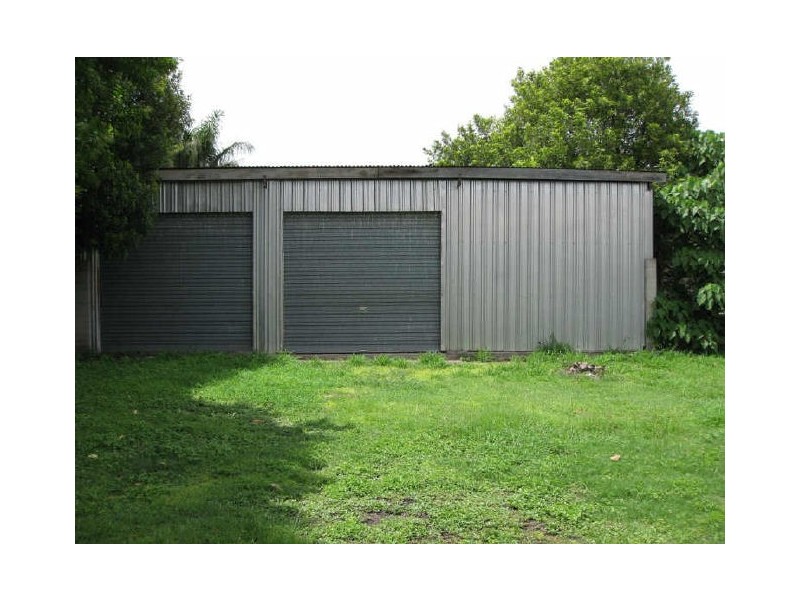 2 Russell Street, Silkstone QLD 4304