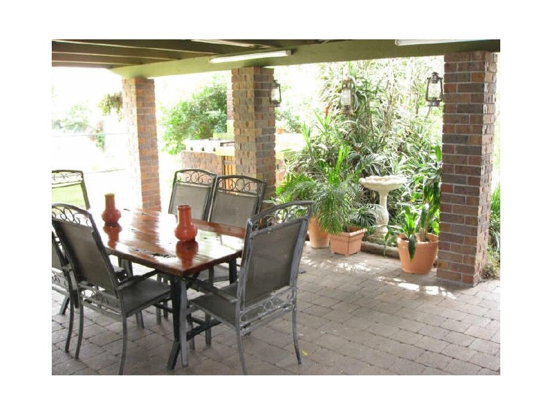 16 Poinciana Court, Walloon QLD 4306