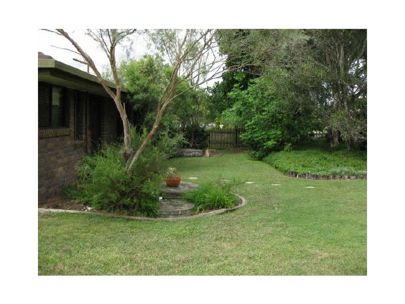 16 Poinciana Court, Walloon QLD 4306