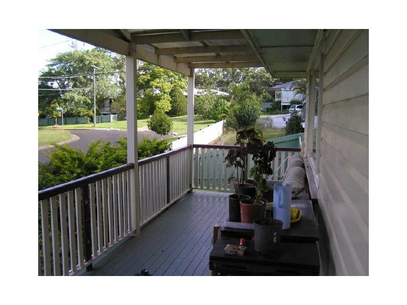 4 Wentworth Street, Leichhardt QLD 4305