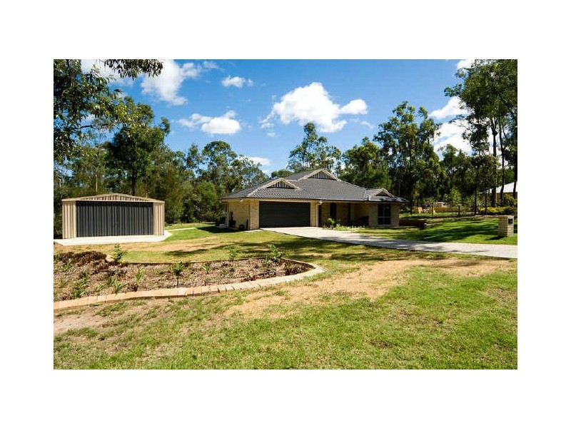 29 Cabernet Cr, Pine Mountain QLD 4306