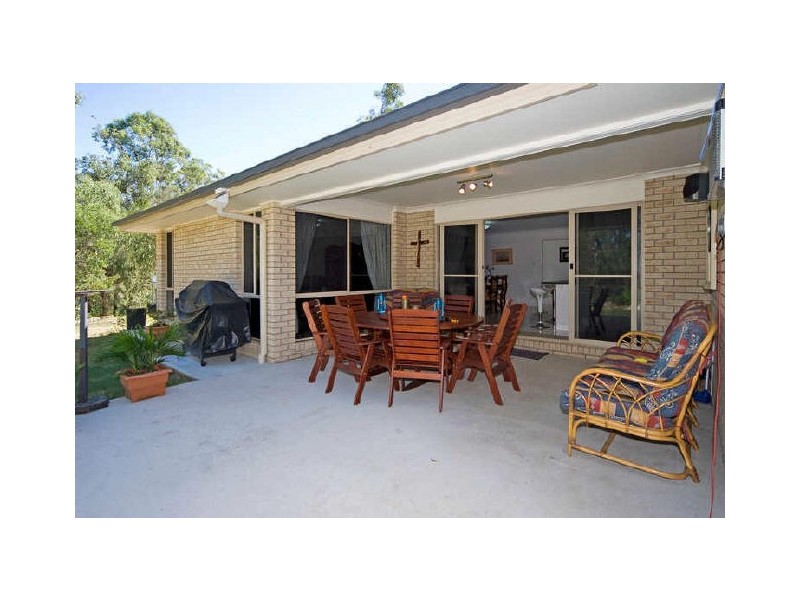 29 Cabernet Cr, Pine Mountain QLD 4306