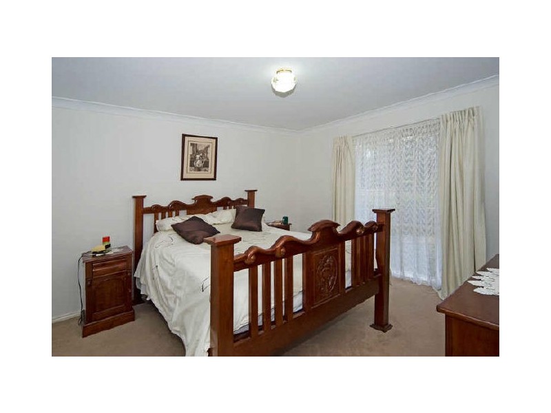 29 Cabernet Cr, Pine Mountain QLD 4306