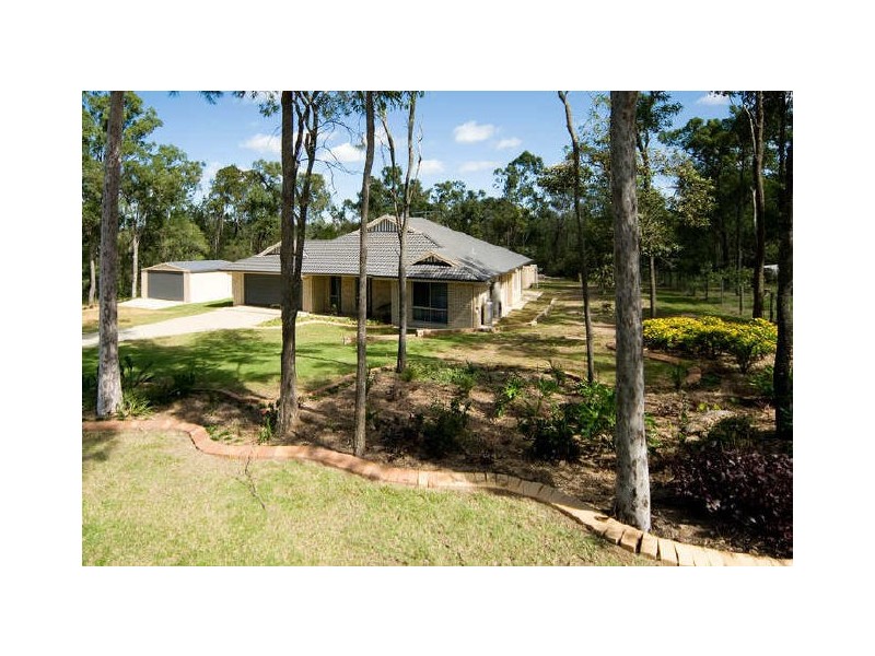 29 Cabernet Cr, Pine Mountain QLD 4306