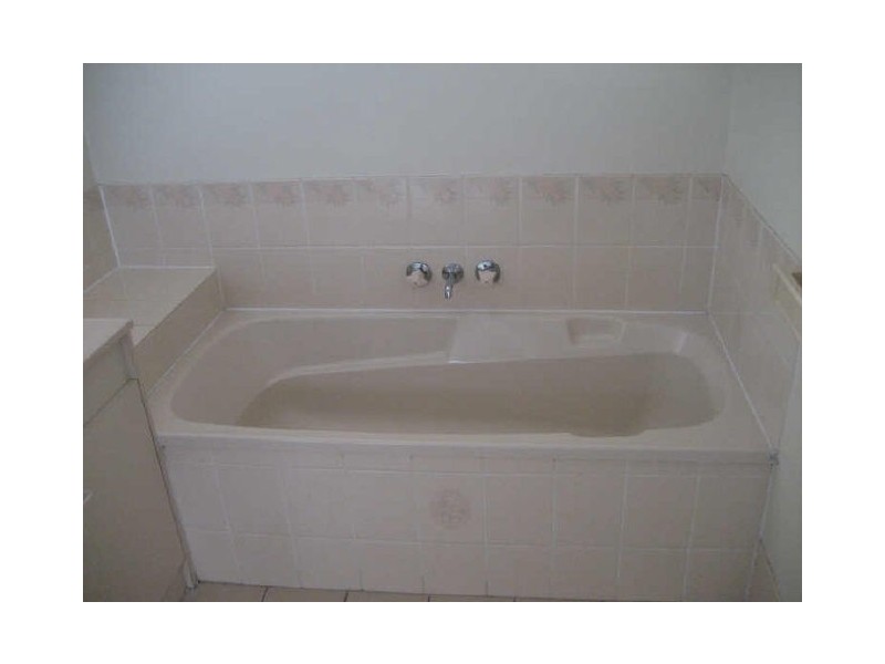 35 Helen Street, North Booval QLD 4304