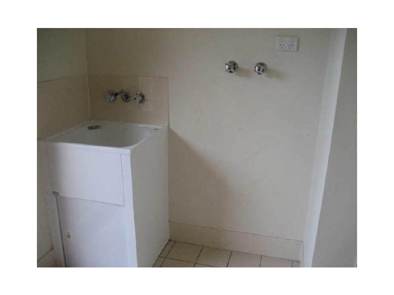 35 Helen Street, North Booval QLD 4304