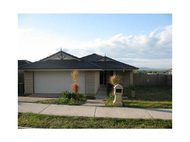 220 Edwards Street, Raceview QLD 4305