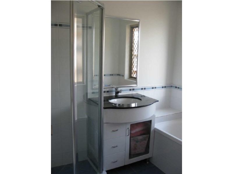 220 Edwards Street, Raceview QLD 4305