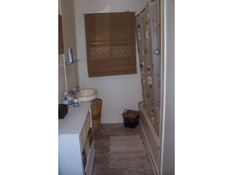 20 Lawson Street, Leichhardt QLD 4305