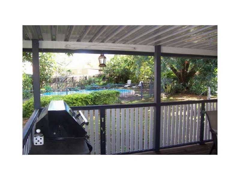 20 Lawson Street, Leichhardt QLD 4305