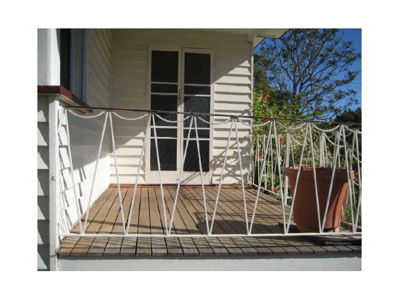 17 Rex Street, Eastern Heights QLD 4305