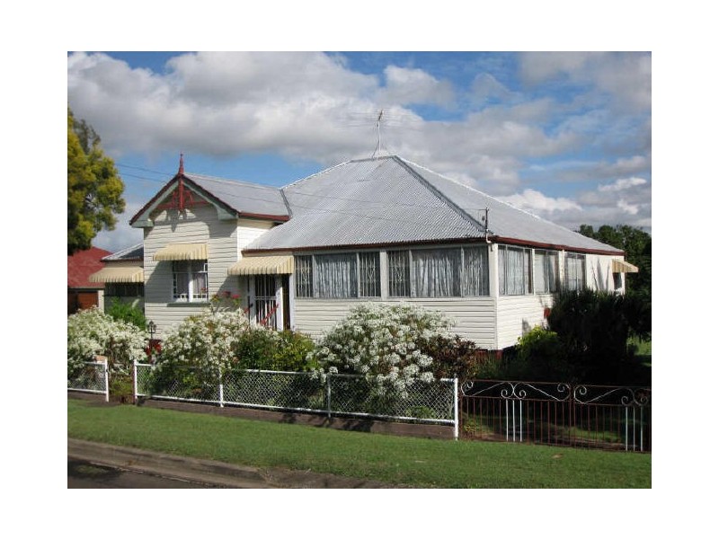 26 Smith Street, North Ipswich QLD 4305
