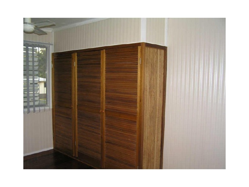 8 Blackwood Avenue, North Ipswich QLD 4305