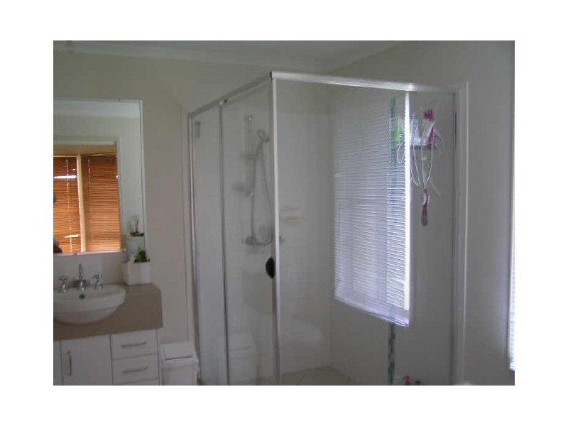 30 Ivory Close, Peak Crossing QLD 4306