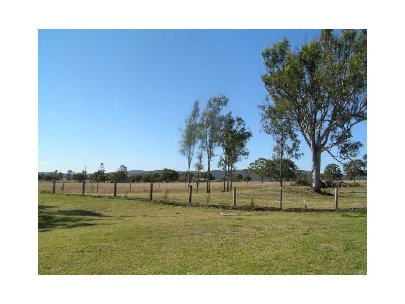 30 Ivory Close, Peak Crossing QLD 4306