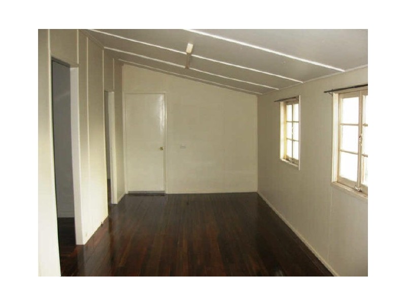 64 Pine Mountain Road, North Ipswich QLD 4305