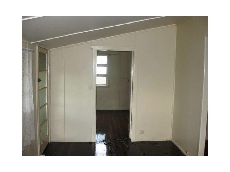 64 Pine Mountain Road, North Ipswich QLD 4305