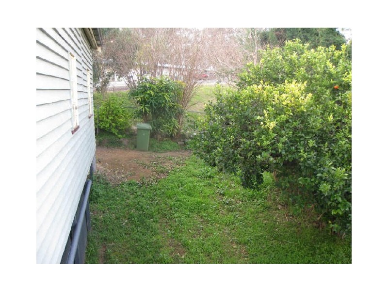 64 Pine Mountain Road, North Ipswich QLD 4305