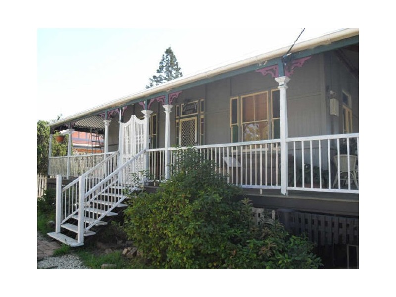 96 Glebe Road, Newtown QLD 4305