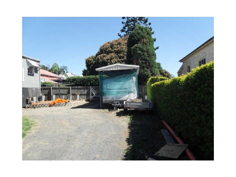 96 Glebe Road, Newtown QLD 4305