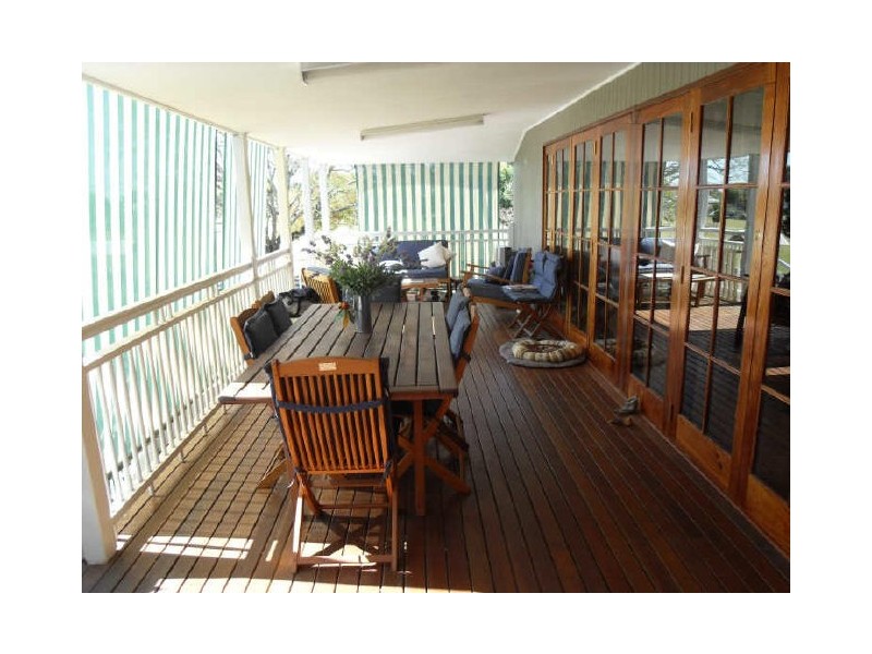 96 Glebe Road, Newtown QLD 4305