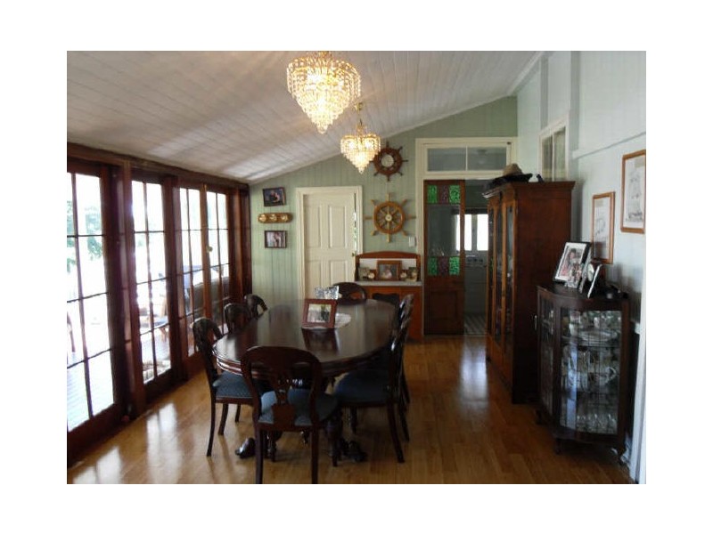 96 Glebe Road, Newtown QLD 4305