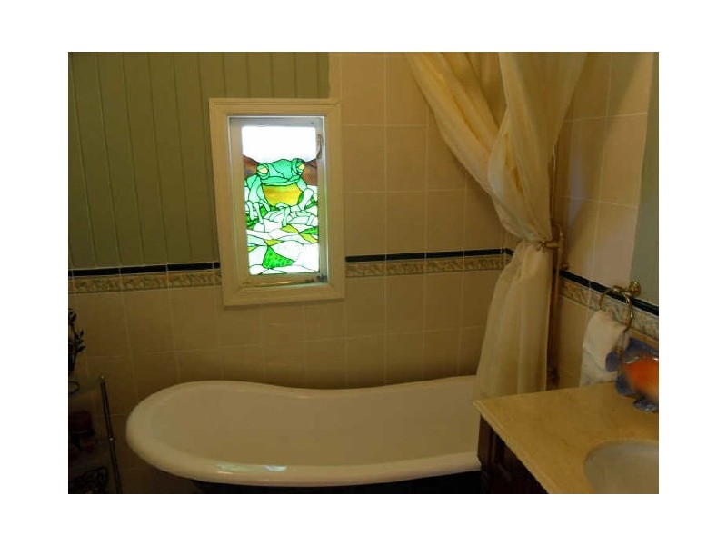 96 Glebe Road, Newtown QLD 4305