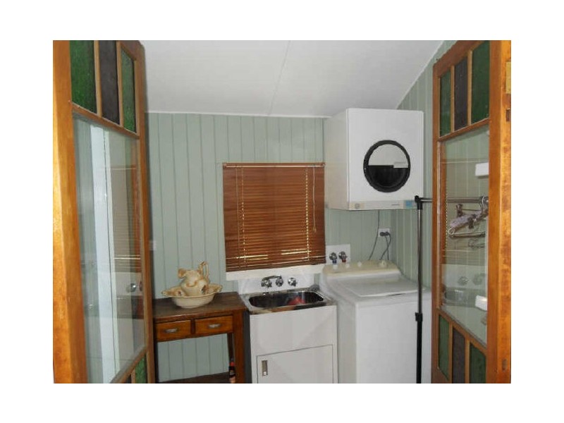 96 Glebe Road, Newtown QLD 4305