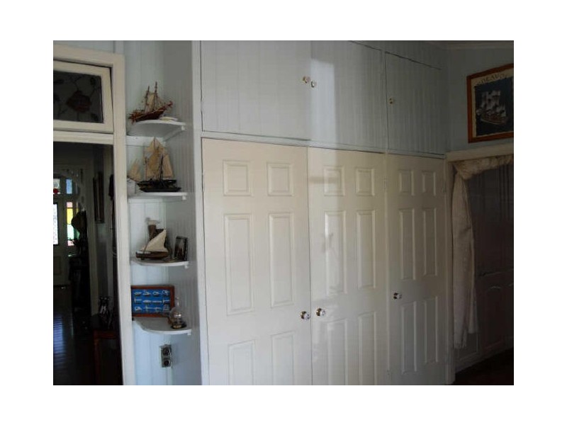 96 Glebe Road, Newtown QLD 4305