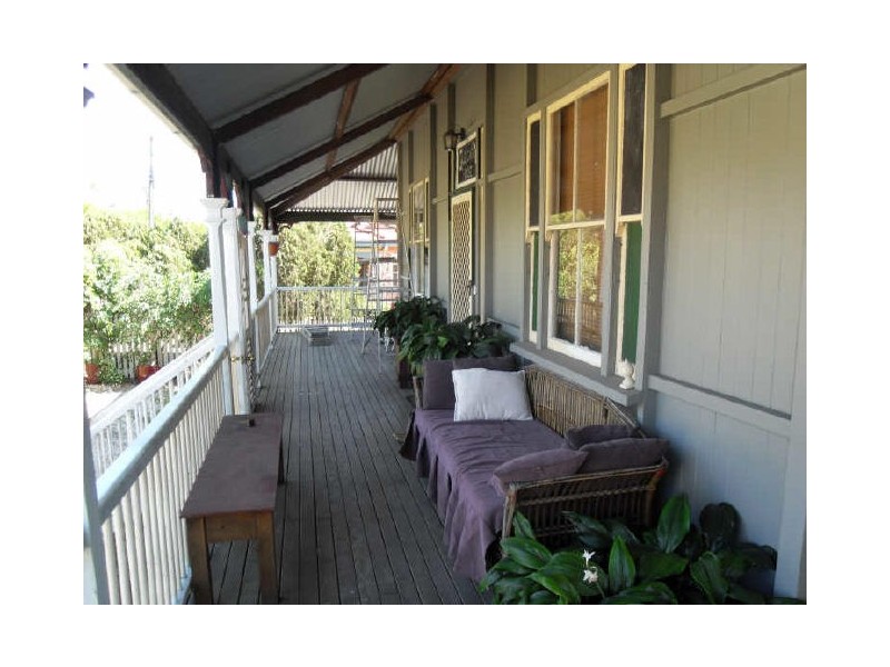 96 Glebe Road, Newtown QLD 4305